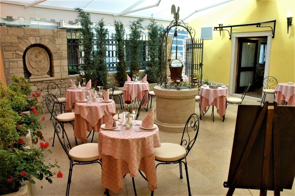 Hotel Phasiana 3*